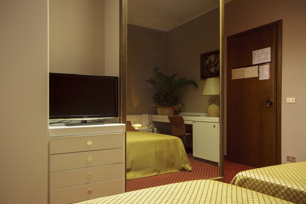 Hotel I Diamanti Garlasco Номер фото